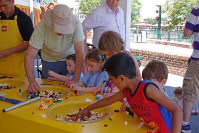 The Frog Family’s Favorite Free (Or Almost) Disney Activities