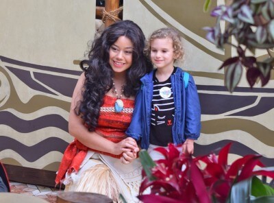Easy-Does-It Tips to Help a Child Afraid of Disney Characters