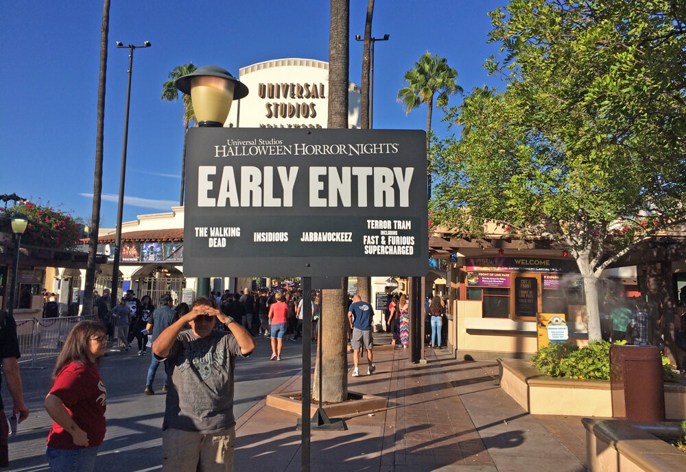 Halloween Horror Nights Hollywood Survival Guide 2016