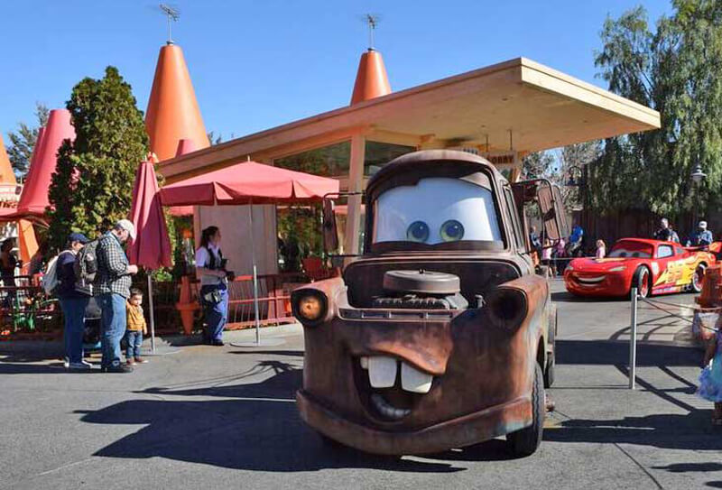 Cars Disney Pixar - Piste Course à Radiator Springs - La Grande Récré