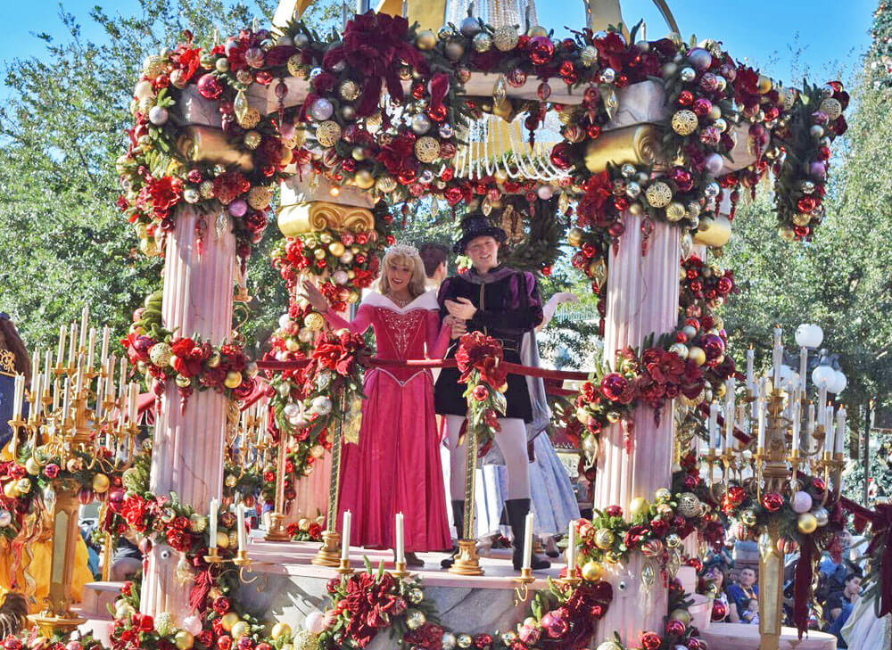 Disneyland Christmas 2019 - Aurora et le prince Phillip