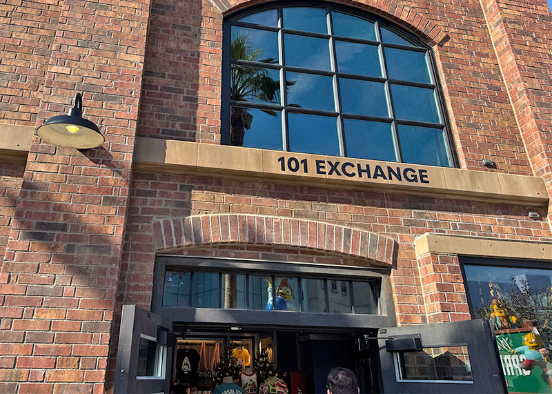 Fast & Furious: Hollywood Drift Coaster Racing into Universal Studios Hollywood - Gift Shop