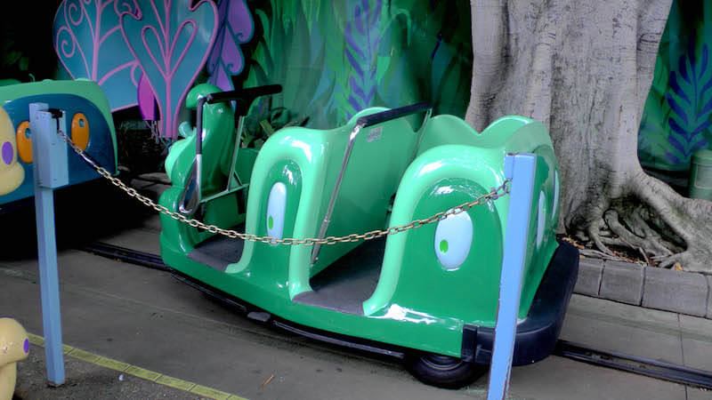 Alice in Wonderland Maze, Attractions