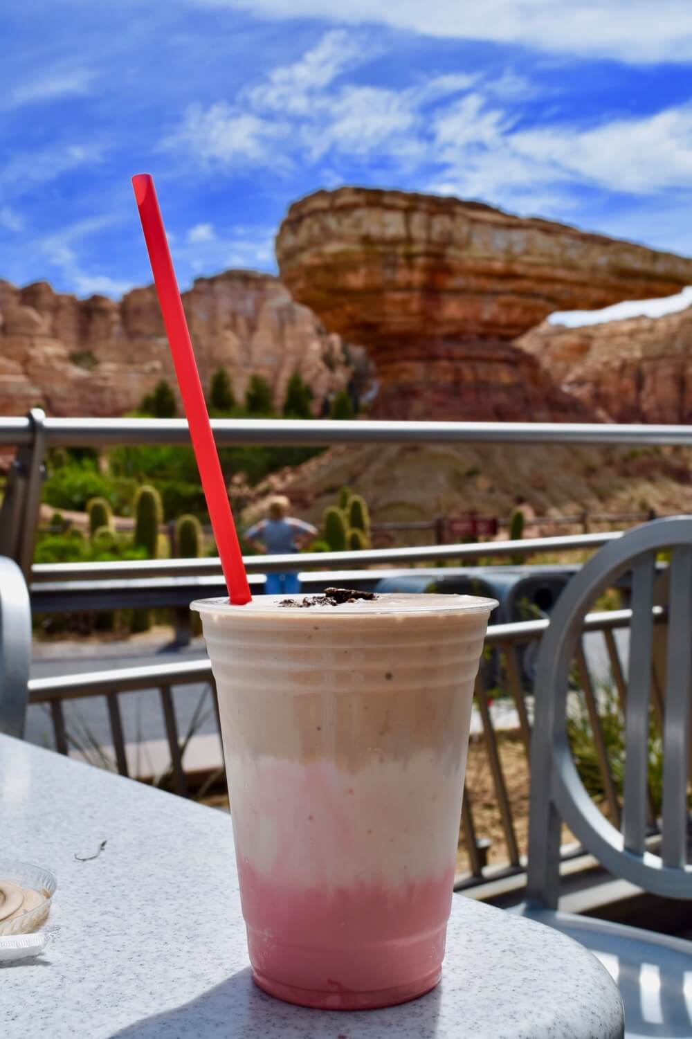 https://cache.undercovertourist.com/blog/2017/05/0517neopolitan-milkshake-flos.jpg