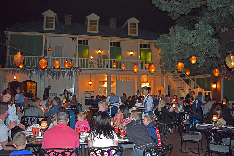 The Ins And Outs Of Disneyland Dining Reservations