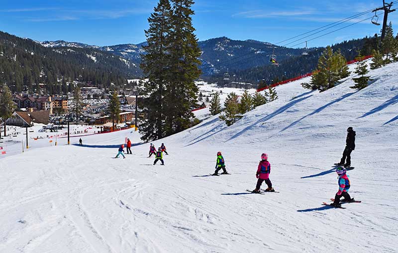 Ski Slope Etiquette 101: Basic Rules for Skiing and Snowboarding in  Colorado - 5280