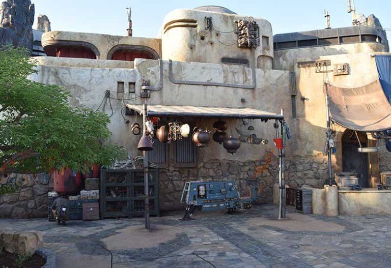 Everything You Need to Know to Build a Lightsaber at Savi's