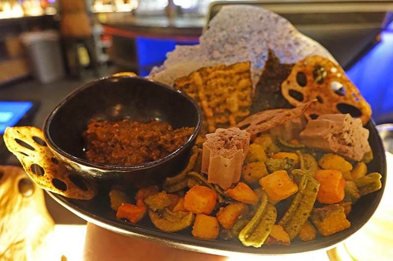 https://cache.undercovertourist.com/blog/2019/08/0819-ogas-cantina-batuu-bits.jpg