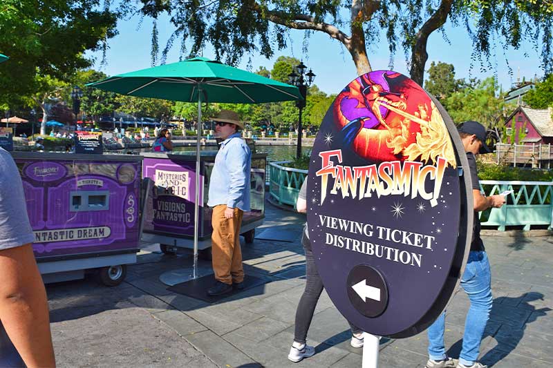 Our Top Tips On How To Save Money At Disneyland