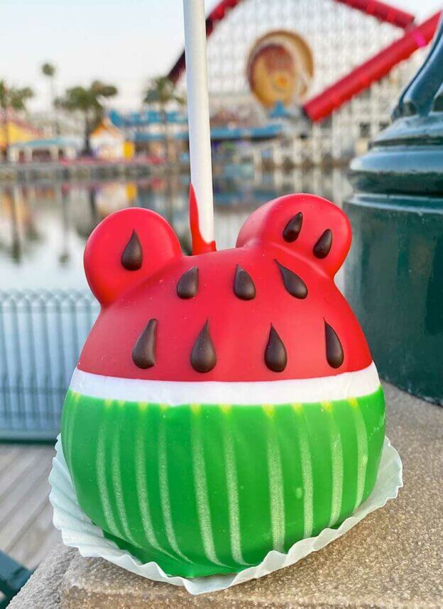 A Guide to Finding the best Disneyland Caramel Apple in Each Season