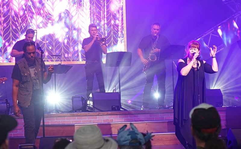 EPCOT Food and Wine Festival – American Gardens Bandstand