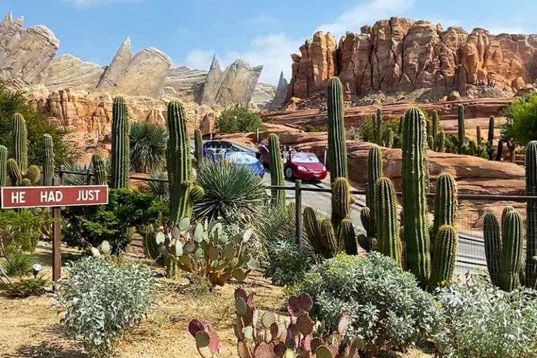 A Guide to Disney Genie Service & Disney Genie+ Service at Disneyland