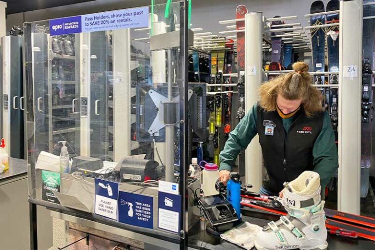 Should You Rent or Buy Ski Equipment?