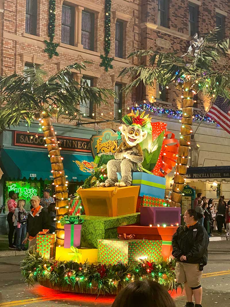 Universal Orlando Christmas - King Julien in the Universal's Holiday Parade