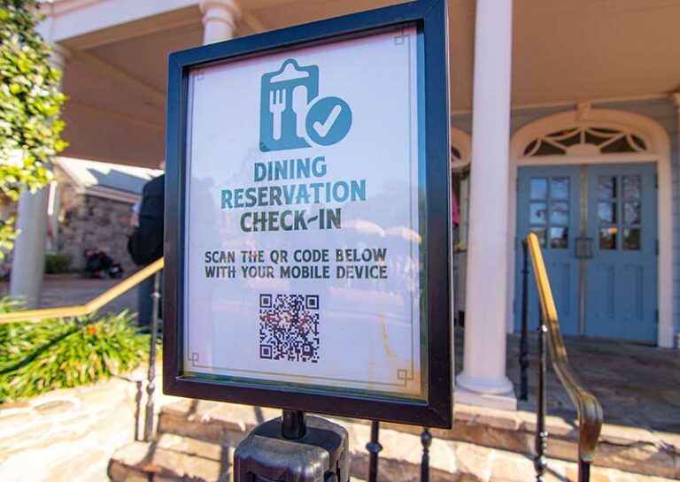 The Ins and Outs of Disney World Dining Reservations