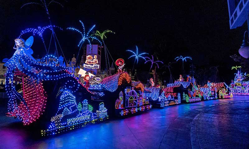 The Houston Astros at Disney World in Orlando, Florida.  Disney parade,  Disneyland parade, Disney electrical parade