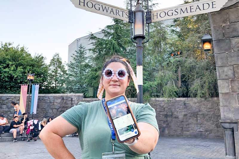 https://cache.undercovertourist.com/blog/2022/05/0922-maximize-time-universal-studios-hollywood-app.jpg