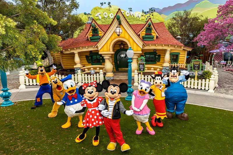 Disneyland Mickey's Toontown REVIEW – Though the attractions in