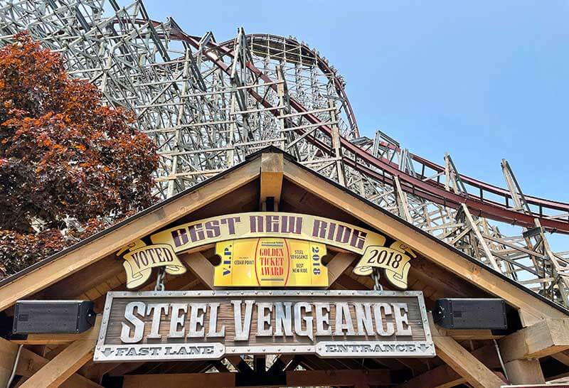 State of the Arts: A New Kind of Wooden Coaster Twists and Turns at Cedar  Point