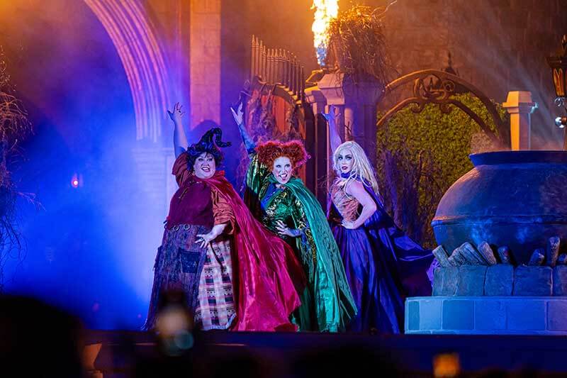 https://cache.undercovertourist.com/blog/2023/08/0823-mnsshp-hocus-pocus-spelltacular.jpg