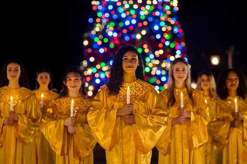 New Candlelight Processional Celebrity Narrators Announced for EPCOT International Festival of Holidays