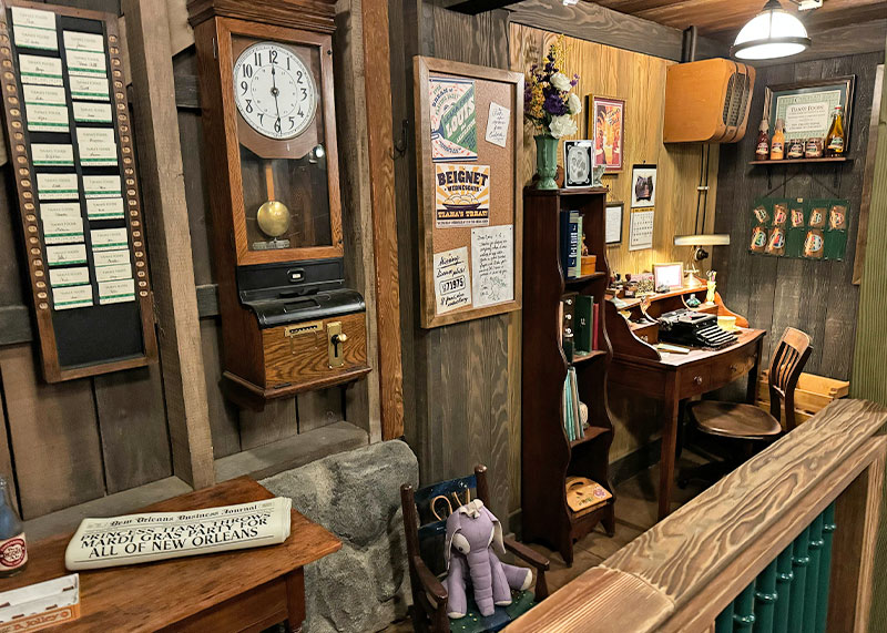 The Best Queues at Disneyland Resort - Tiana's Office