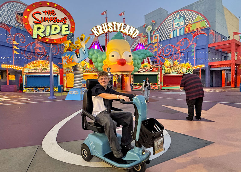 Using a Wheelchair at Universal Studios Hollywood - Teen on ECV