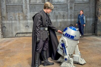 ∼Ribbeting∼ Guide to the Roaming Characters of Star Wars: Galaxy’s Edge at Disneyland Resort