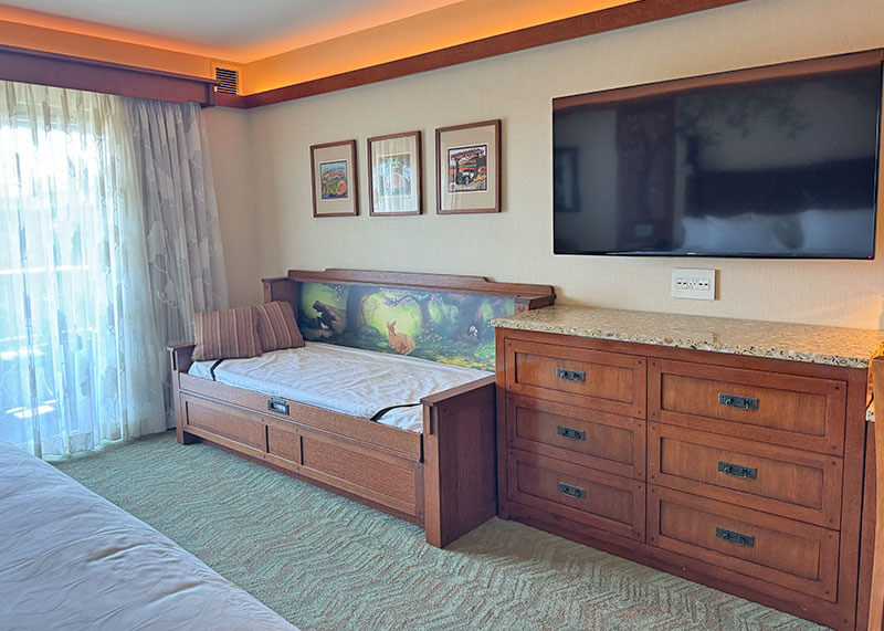 The Frog Family's Guide to Disney’s Grand Californian Hotel & Spa - Couch bed