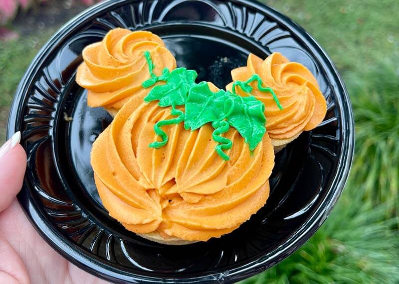 halloween food Disney World - Mickey-shaped Cheesecake
