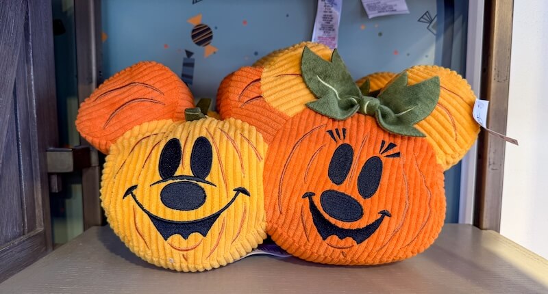 The Frog Family's Wish List: New Disneyland Merchandise in August 2025 - Pumpkin Mickey and Minnie pillow