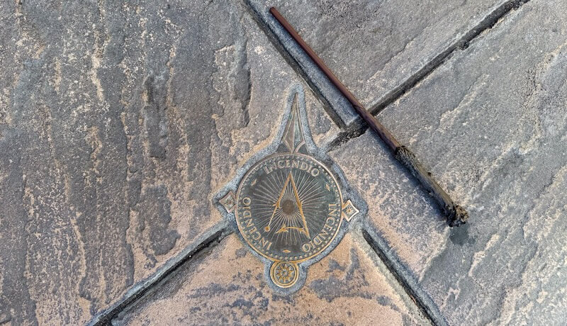 Choosing a Wand at the Wizarding World in Universal Studios Hollywood - Spell location and wand