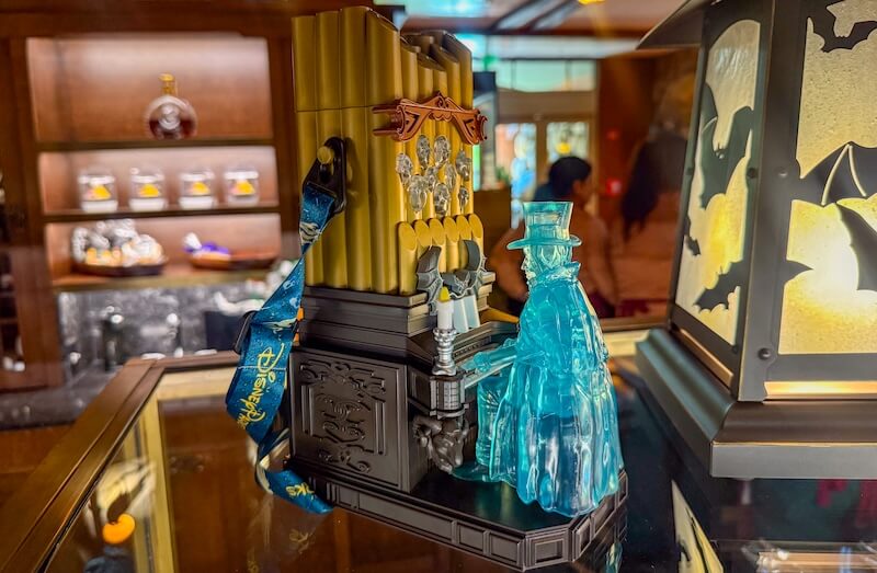 Your Guide to Ghoulishly Good Disneyland Halloween Time Treats - Haunted Mansion sipper