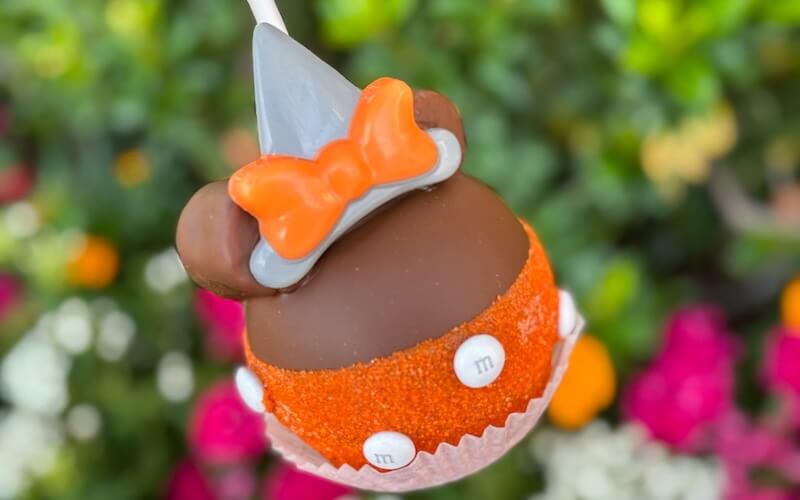 Your Guide to Ghoulishly Good Disneyland Halloween Food - Minnie Psychic Apple