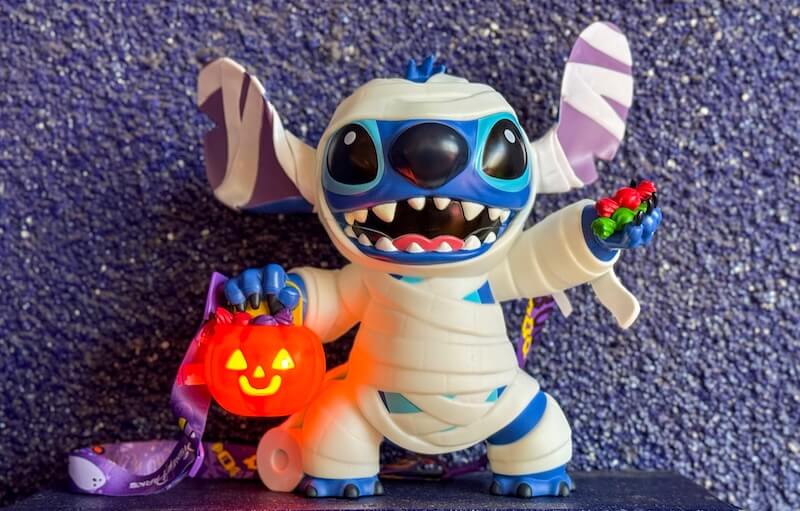 Tips to Maximize Your Time at Disneyland - Stitch bucket