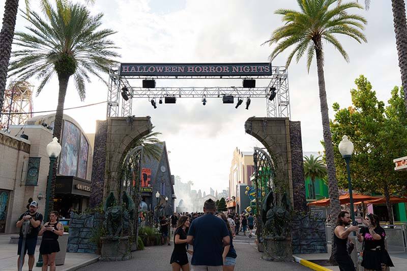 Halloween Horror Nights 2026 - Puertas del Conservatorio