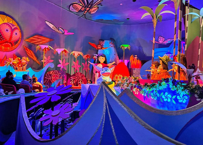 Disneyland Lightning Lane Strategy: How to Pick a Lightning Lane - Lilo and Stitch Small World