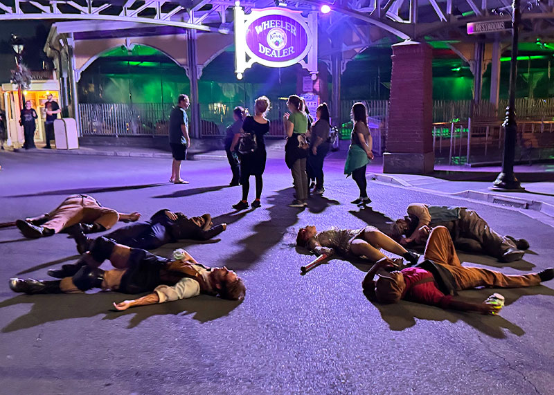 Your Ghoulish Guide to Knott’s Scary Farm - Scareactors on the ground