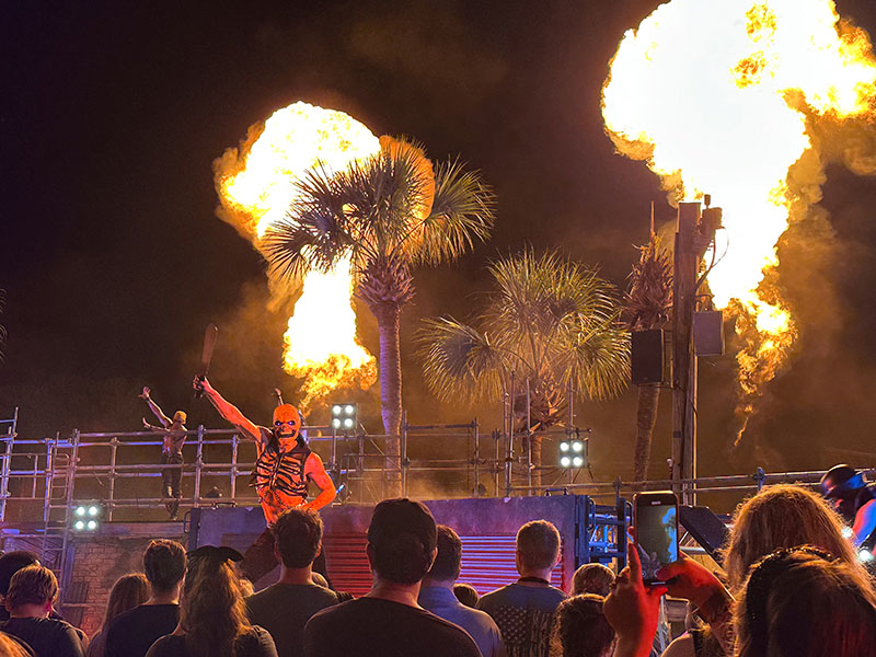 SeaWorld Orlando Howl-O-Scream - Throttle