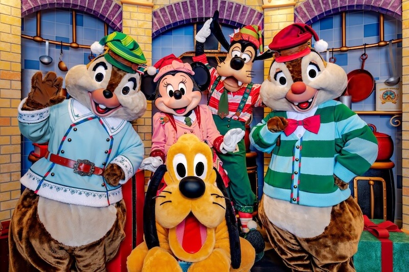 Delicious Options for Disneyland Thanksgiving Dinner - Goofy's Kitchen Celebrates the holidays