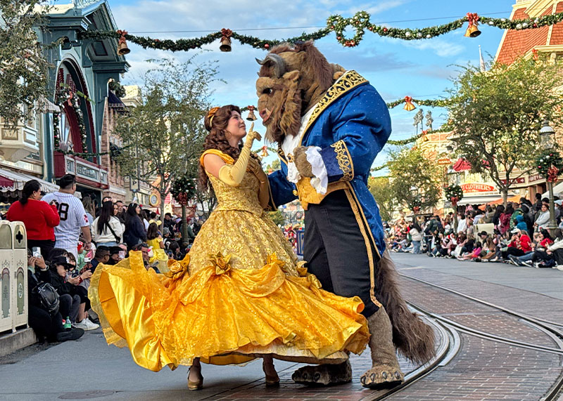 Guide to the ~Hoppiest~ Holidays at Disneyland 2025 - Belle and Beast