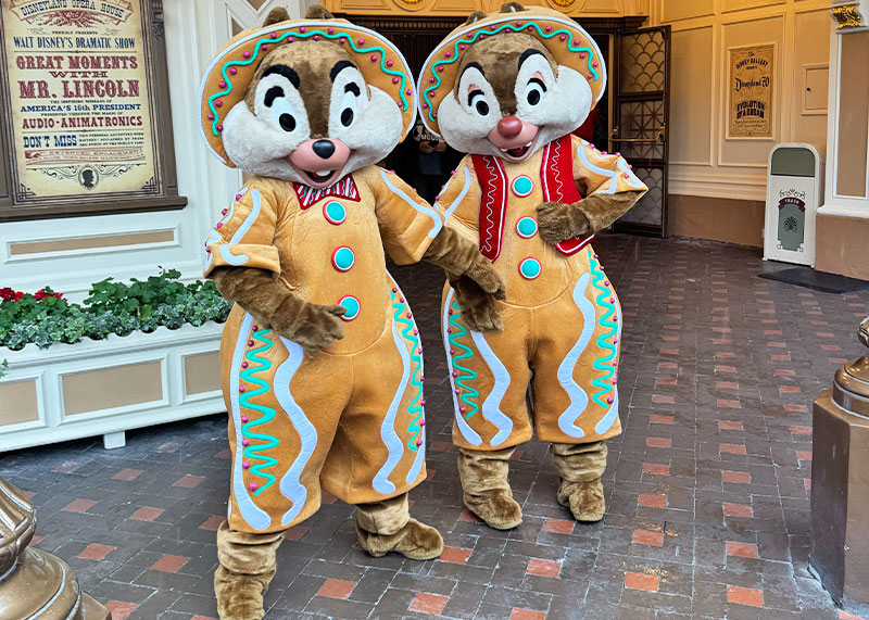 Guide to the ~Hoppiest~ Holidays at Disneyland 2025 - Chip and Dale in Gingerbread outfits