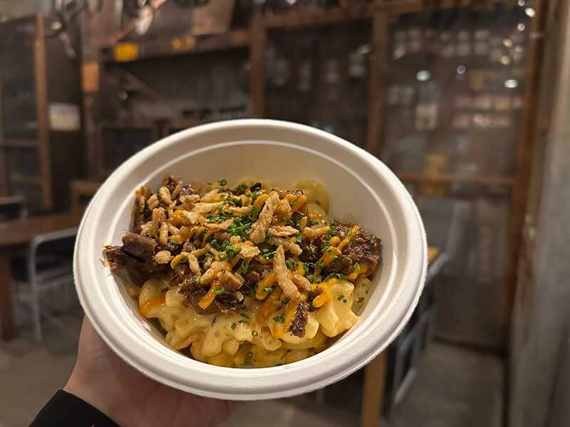 Jollywood Nights Food - Mac and Cheese from Backlot Express