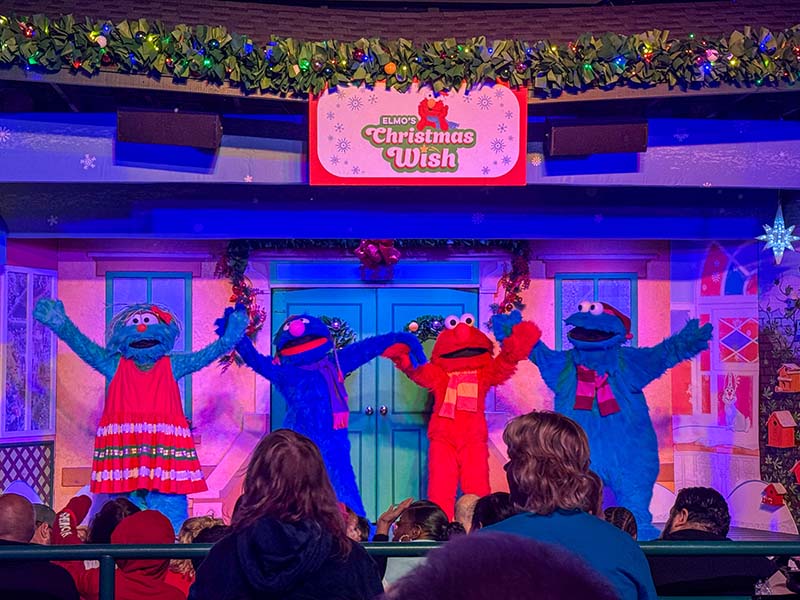 Busch Gardens Christmas Town - Elmo's Christmas Wish