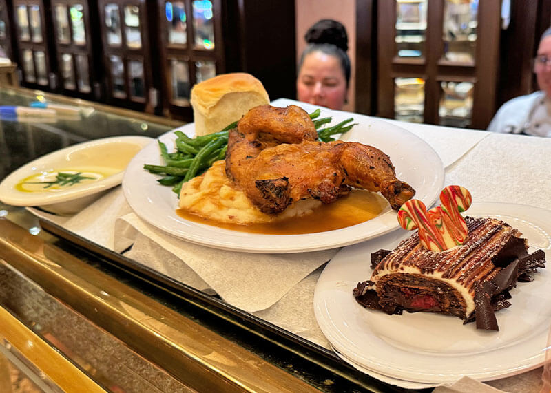 Guide to the ~Hoppiest~ Holidays at Disneyland - Dining pacakge food