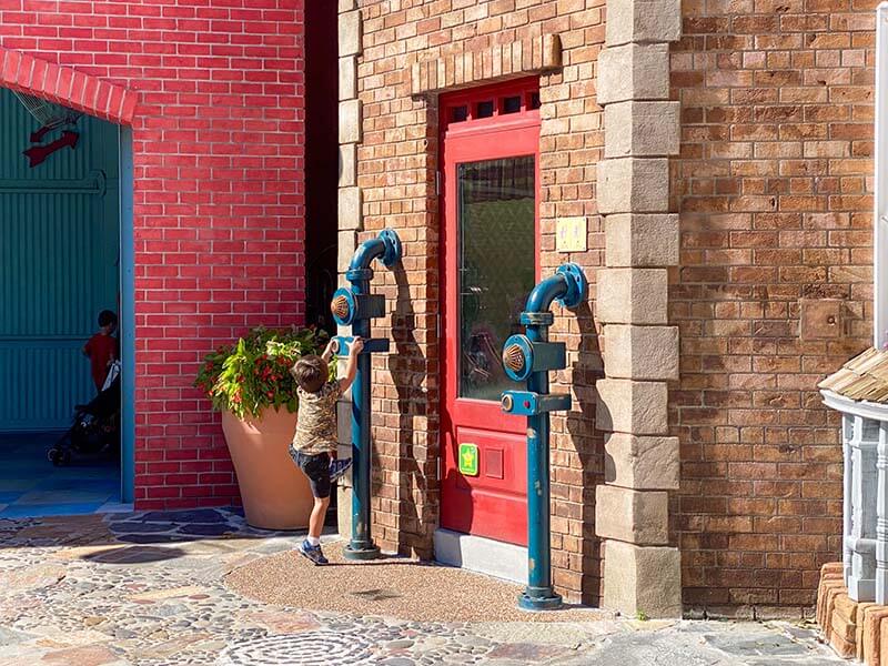 Interactive Experiences at Sesame Street - Two-Headed Monster's Pipe Telephone