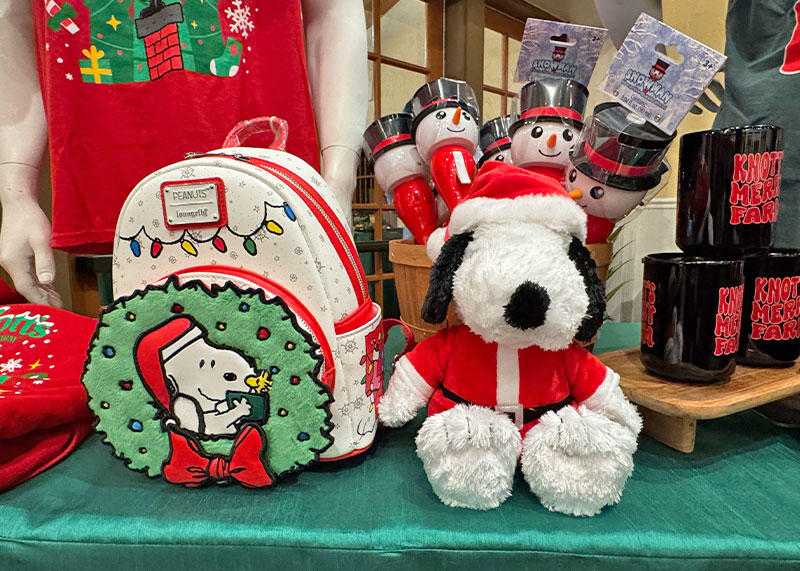 Our Festive Guide to Knott's Merry Farm -Purse and Snoopy