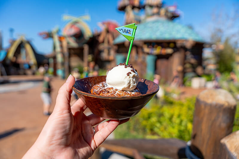 Universal Orlando Holiday Food - Gronckle's Bread Pudding