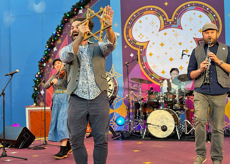 Guide to the ~Hoppiest~ Holidays at Disneyland - Mostly Kosher