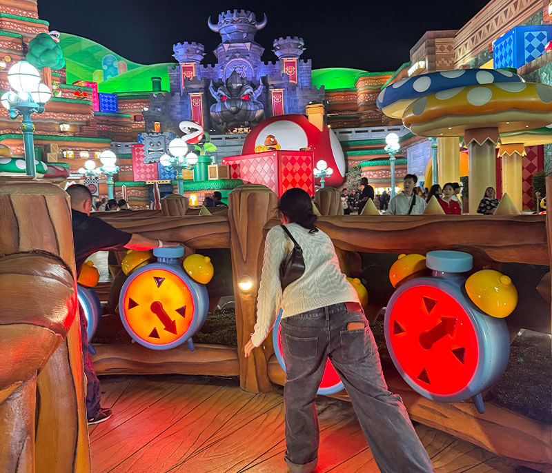 How to Use Super Nintendo World Power-Up Bands at Universal Studios Hollywood - Game at night